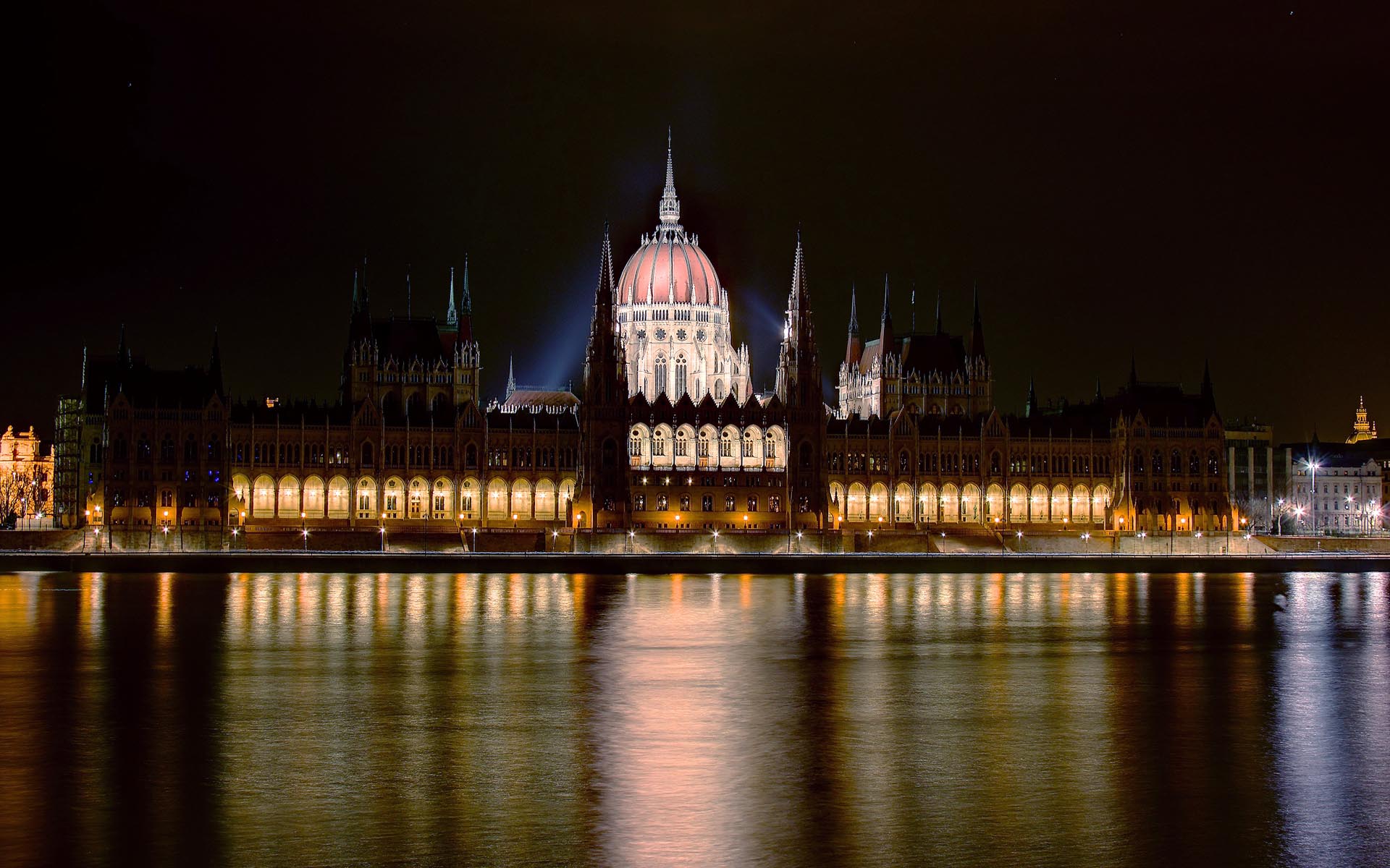 Kombi prevoz putnika do Budimpešte Una tours Budapest Parlament by night WUXGA